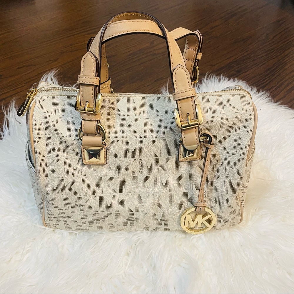Michael Kors Signature Grayson